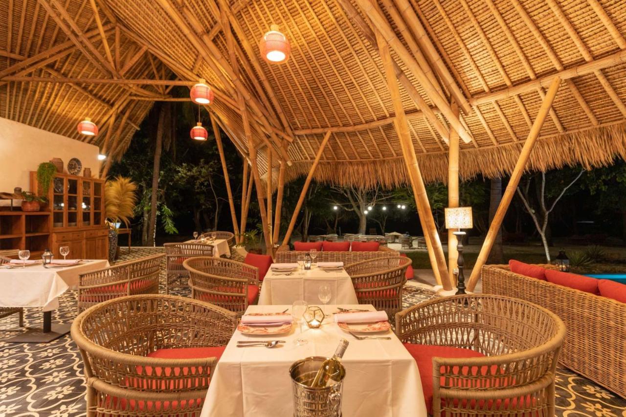 Amahelia Luxury Resort & Restaurant - Гили Ашахан Екстериор снимка