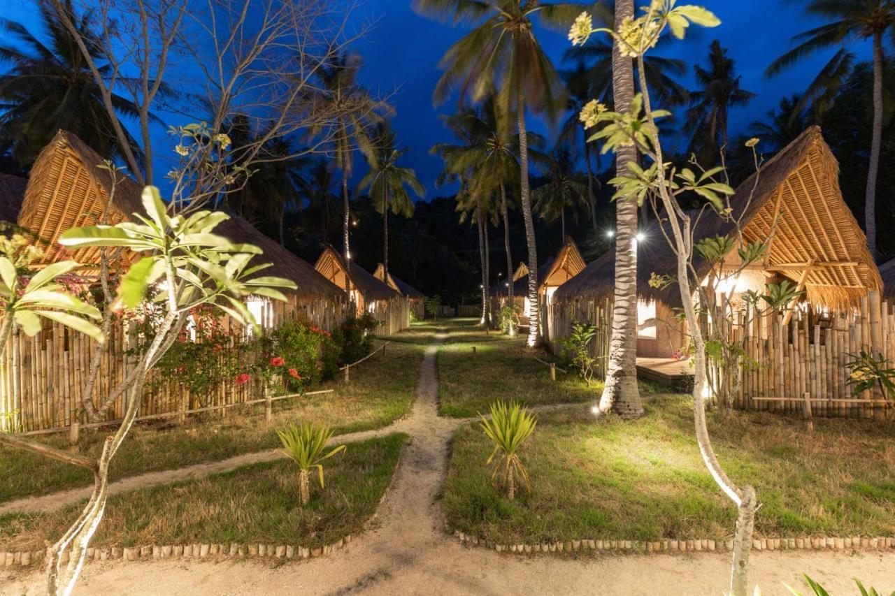 Amahelia Luxury Resort & Restaurant - Гили Ашахан Екстериор снимка